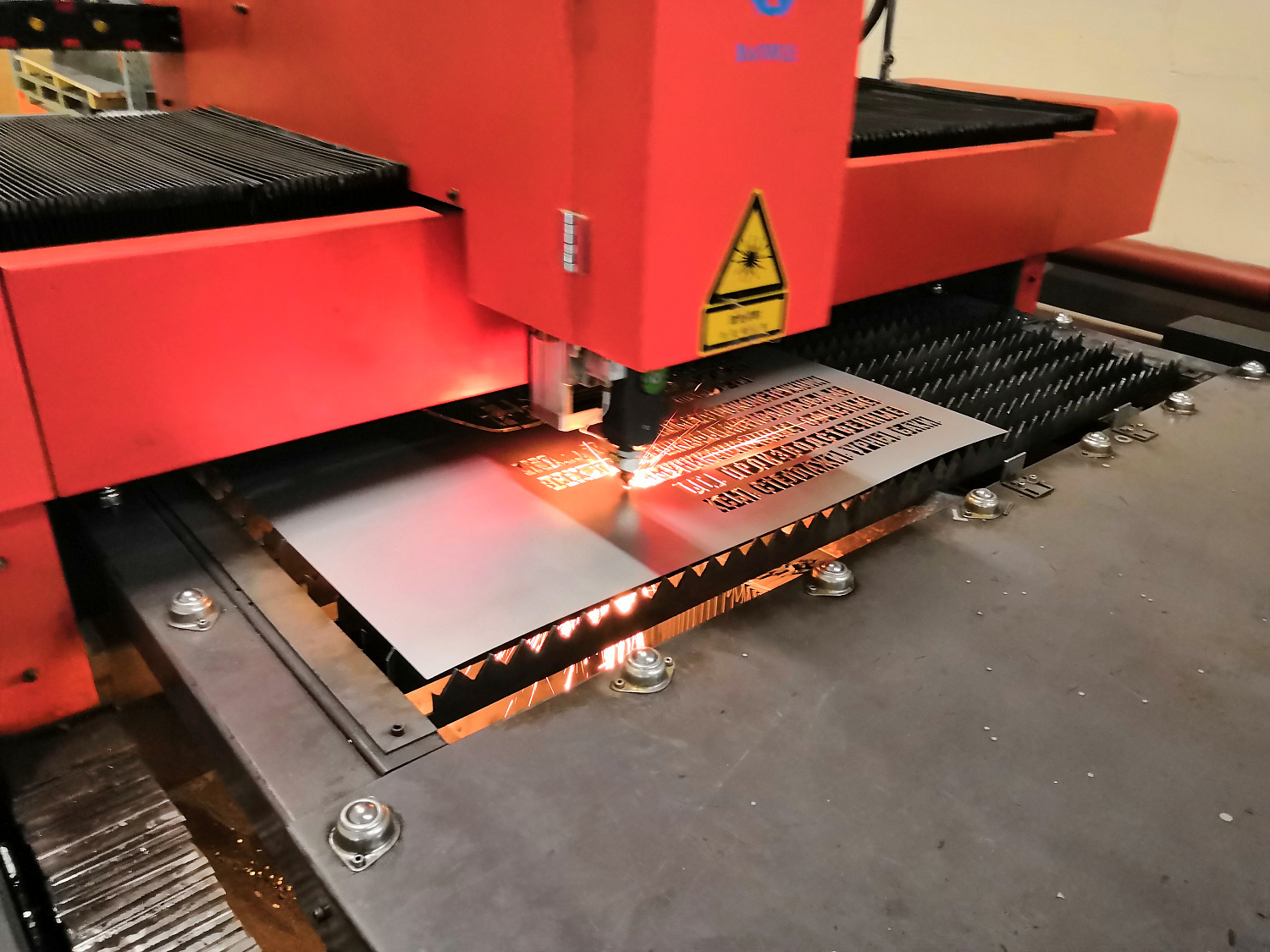 Лазерная резка металла