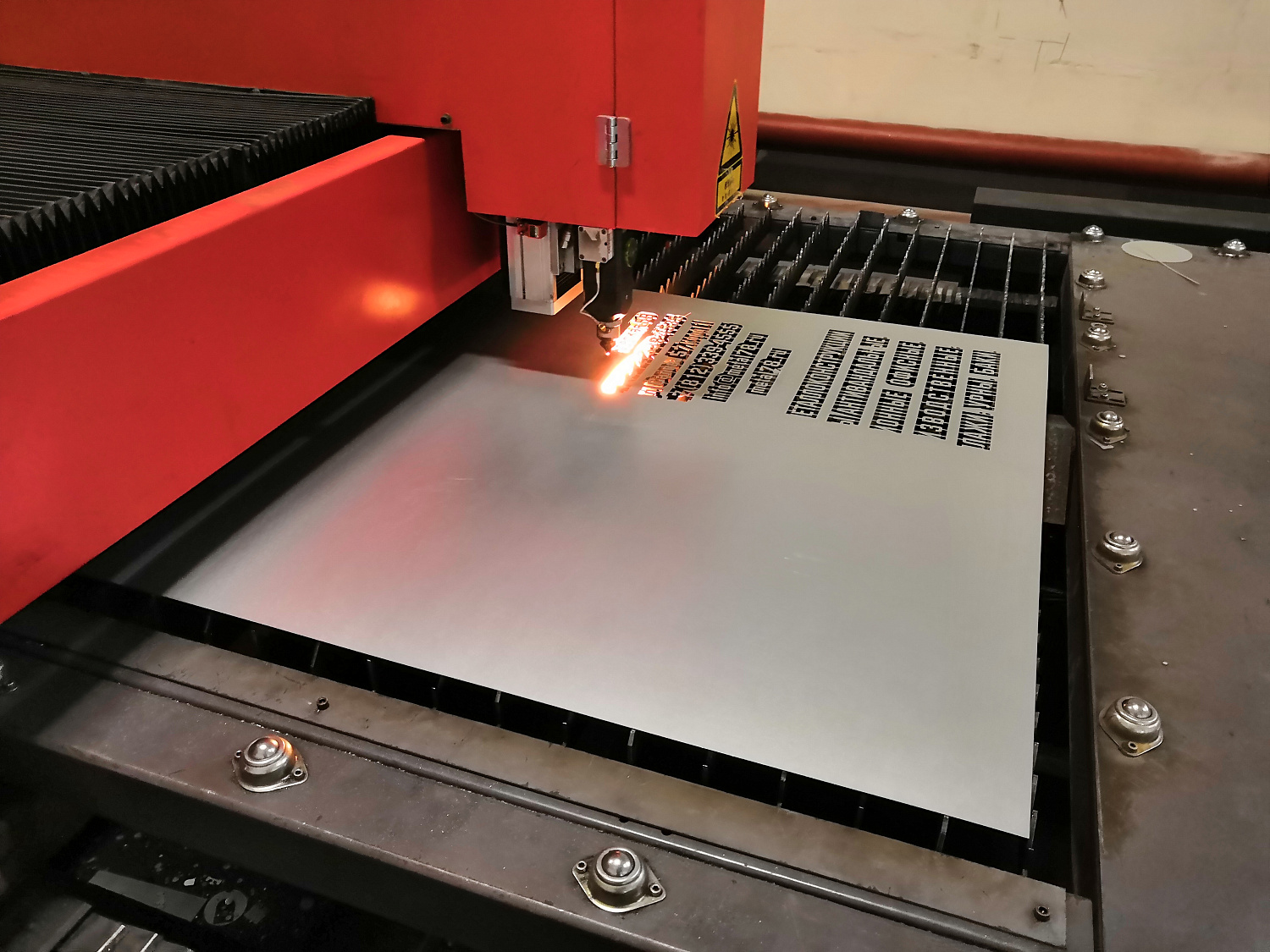 Лазерная резка металла