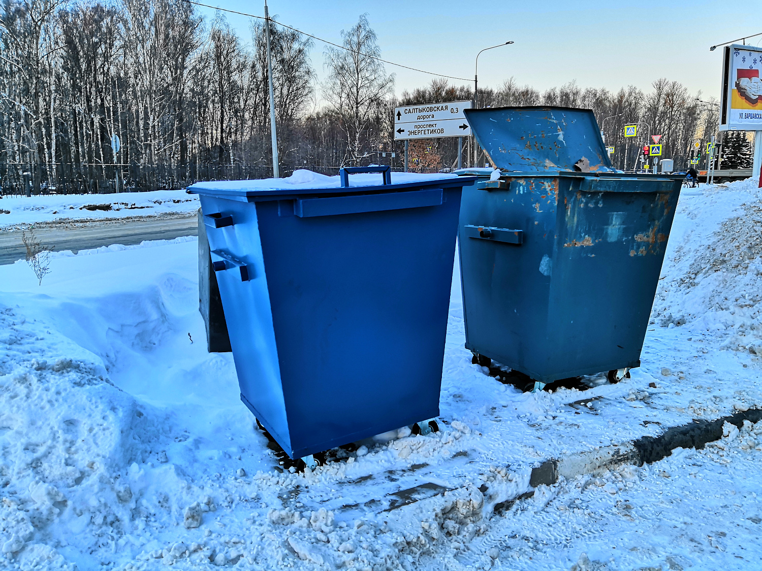 Контейнеры для мусора Metall78 на АЗС ПТК - РОСНЕФТЬ